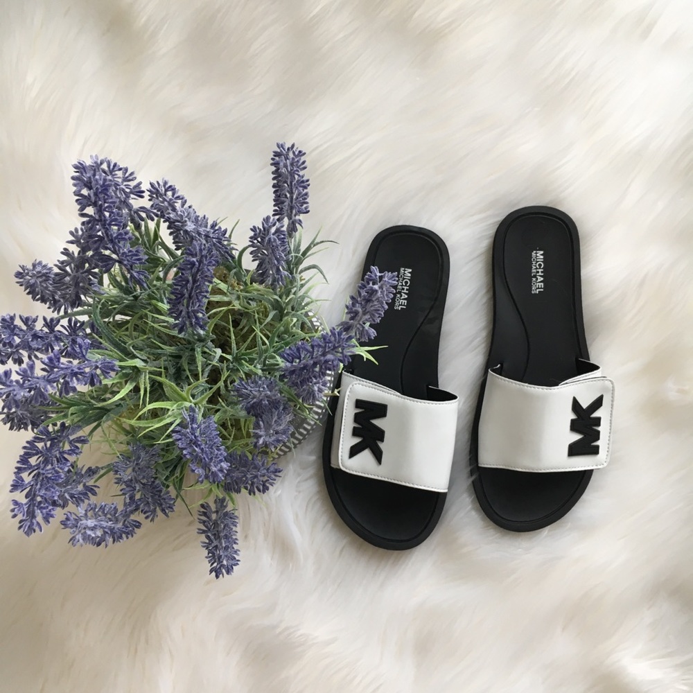 New! Michael Kors pool shoes. - Picture 5 of 8